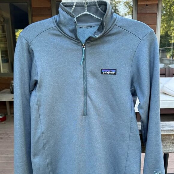 Patagonia R1 daily zip fleece. Womens medium. see flaw on back - Picture 1 of 4
